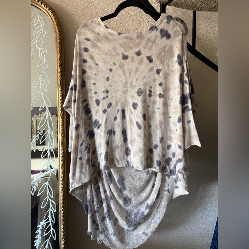 NWT Raquel Allegra Beige and Gray Tie-Dye Long Sleeve Top